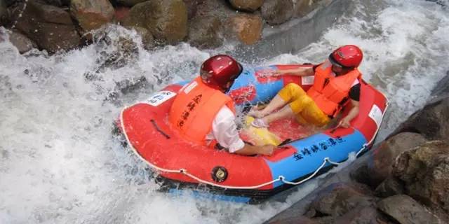 千岛湖金峰峡谷漂流之旅，寻找极致的探险体验